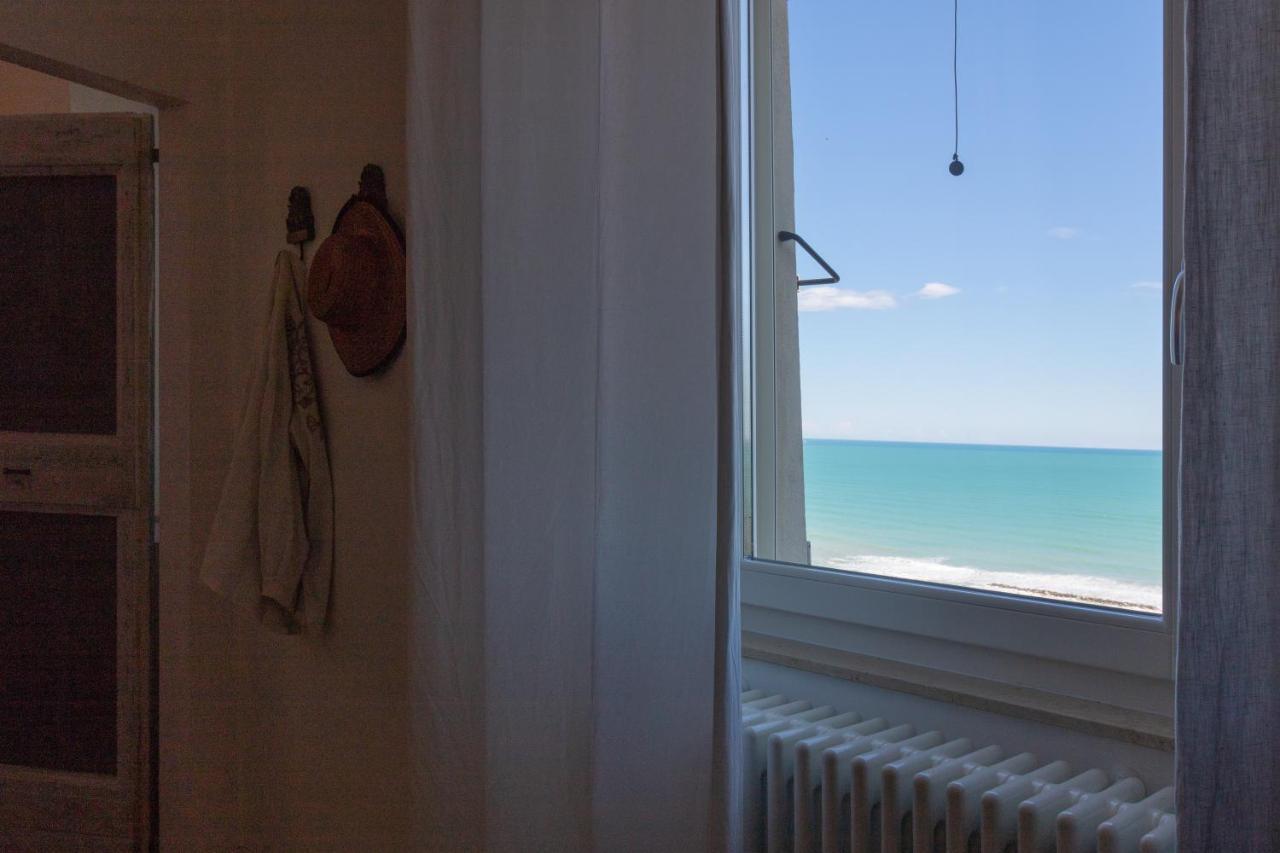 B&B Tre Finestre sul Mare Grottammare Exterior foto